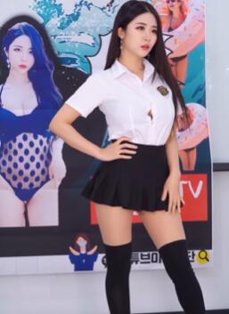 BomiС����ѧ԰���ϥ�ഩ��