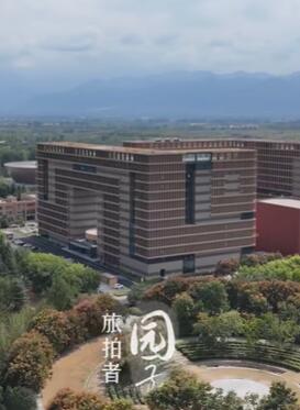 211��˫һ�����������ӿƼ���ѧ������У԰