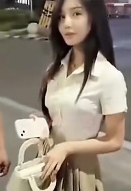 榜一大哥刷了八万,不远千里约见女主播