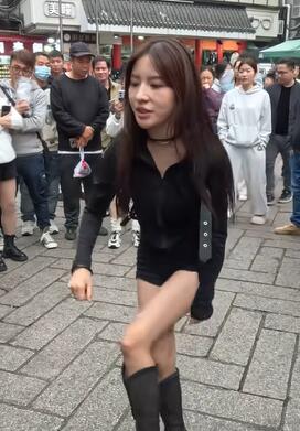 深圳东门最漂亮的女网红,现实真得很漂亮啊