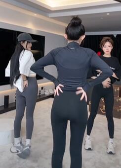 美伊 240317 直播录屏 魔鬼身材瑜珈裤美臀录屏