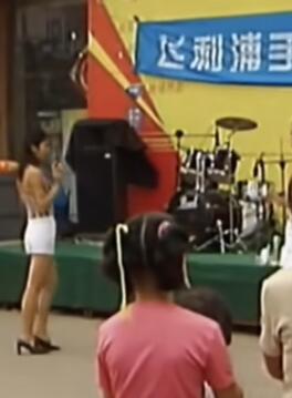 2002年街头实拍,那时候没有低头族