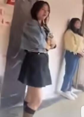 �����ҵľ�ͷ�������һ��ɽ��������Ļ�