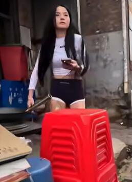 ������ͷɢ����һ��ɽ���гǣ�������ɽ�Ĵ���