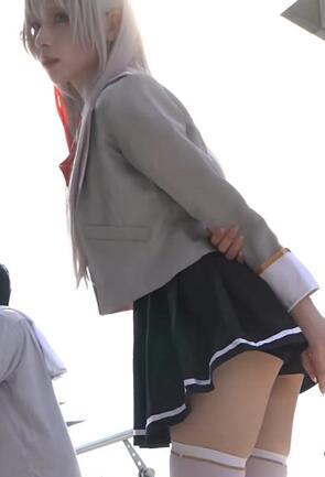 这是艾莉同学 cosplay 这是狗狗视角