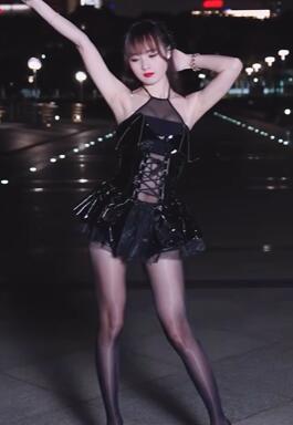 小恶魔姐姐驾到 复古养眼 法力无边【巫小萤】