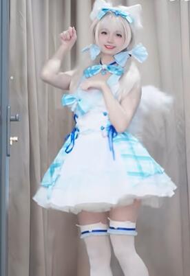 可爱吗?不可爱给你一拳喵