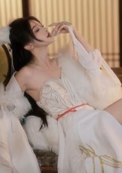 С��ʿ����˵��Ҫ�����ң���ˮ�����߳����İ׺�����