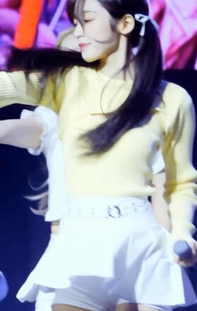 Arin小姐姐白色百褶裙跳舞直拍慢放~015