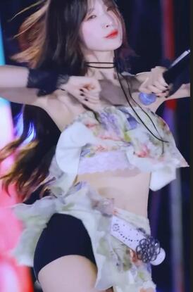 Arin小姐姐花边短裙跳舞直拍慢放~018