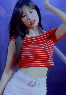 Arin小姐姐白色短裤跳舞直拍慢放~017