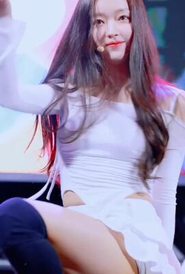 yooa 小姐姐白色短裙跳舞慢放005