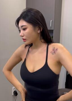 放松解压:腹部按摩与骨盆矫正按摩治疗 241117