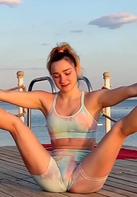 瑜伽艺术:有效拉伸,全身呼吸