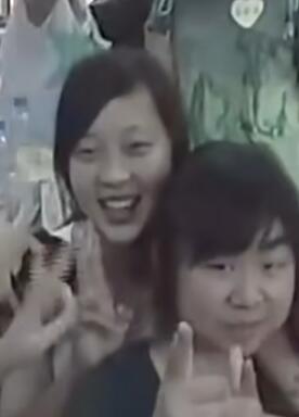 拍摄于2009年校园班级联欢会