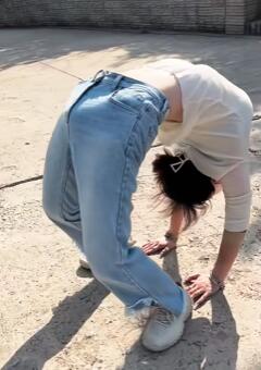 ţ�п���Ů��������