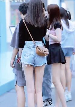 肤白貌美大长腿气质佳姐姐,都在穿什么潮鞋