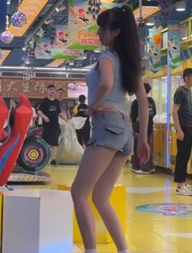 喜欢肉肉的肚肚嘛,上和下,up&down社牛跳舞机不停歇