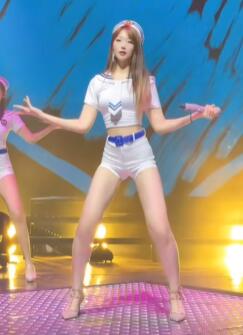 华伦天奴+水手服,SEXY LOVE现场版,这套玩跳舞机也好看