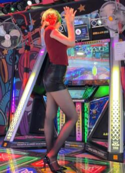 跳舞机Thumbs Up!!妖姬高跟鞋好难踩,黑丝我爱了