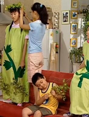 小雪:那还不都怨他,这头笨猪