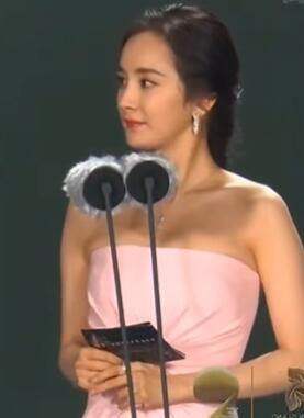 杨幂46大红毯合集 | 从2012年至2021年 | 这是一场视觉盛宴