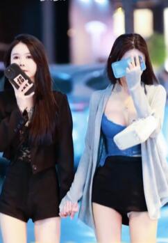 太古里街拍超短裤姐妹花,都在穿什么穿搭