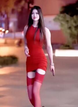 街拍你得不到的女神,出门都穿什么