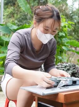 天才女孩:我很高兴,不敢相信自己能修好所有的电器
