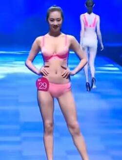国内超模走秀!审核不易 刷到珍惜