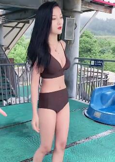 水上乐园的那些美女37