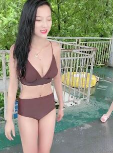 水上乐园的那些美女38