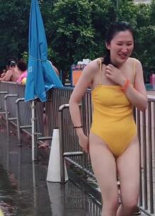 水上乐园的那些美女46