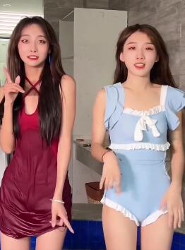 Ӿװ��Ů ���ĵ�ʱ���ǳҡ1