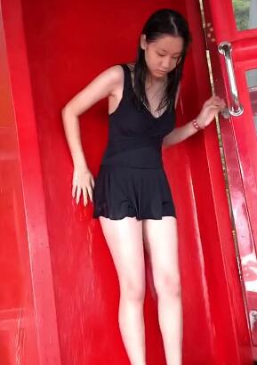 ����ɫӾ��С��Ů��ˮ����԰