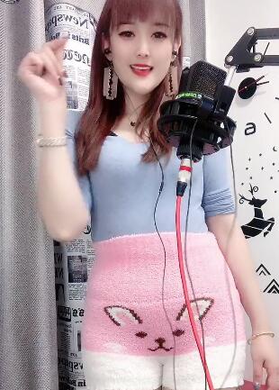 美女这裤太可爱了