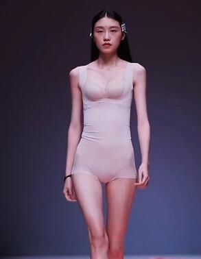 ��Ůģ������ž������Ƶ21