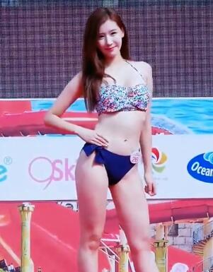 �ճ�������  Ӿװ��Ů  �Ȼ���