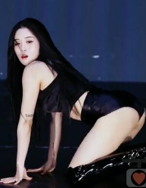 ����Ů��  ���Ƚ��