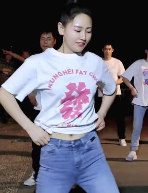 美好的一天 快来跳舞 舞姿优美