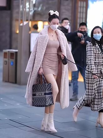 怎么才能引起富婆的注意街拍