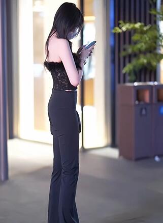 街拍高挑身材美女