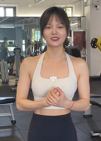 练肩思路:热身-后束-整体-中束。有序的计划➕专注的训练