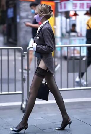 小姐姐这身秘书装绝了 #街拍