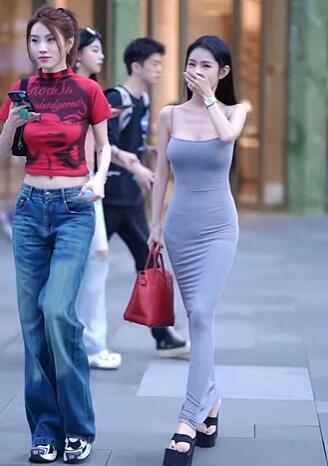 四川第二深情,见一个爱两个 #街拍