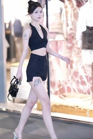 就问你哇塞不哇塞 #旅拍 #街拍