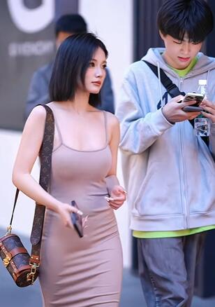 好美的小姐姐 #街拍