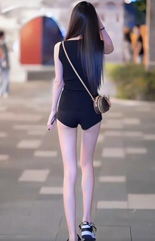 ��ɫ�̿����С��ü����С����