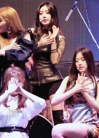 韩国女团性感热舞8