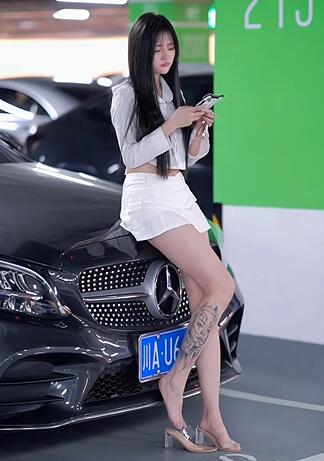 我是幸福小区保安,喜欢偷拍业主小丹